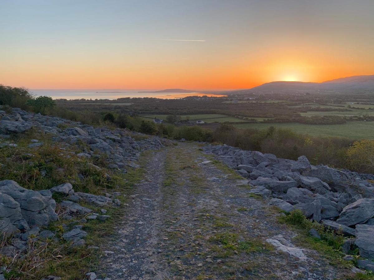 Burren Court Lodge Ballyvaughan Buitenkant foto