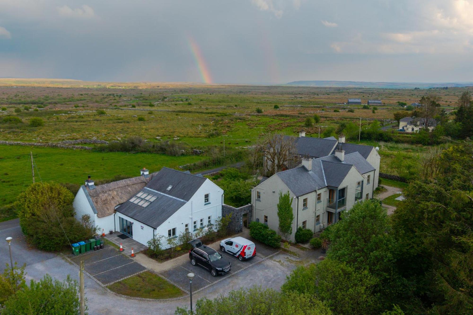 Burren Court Lodge Ballyvaughan Buitenkant foto