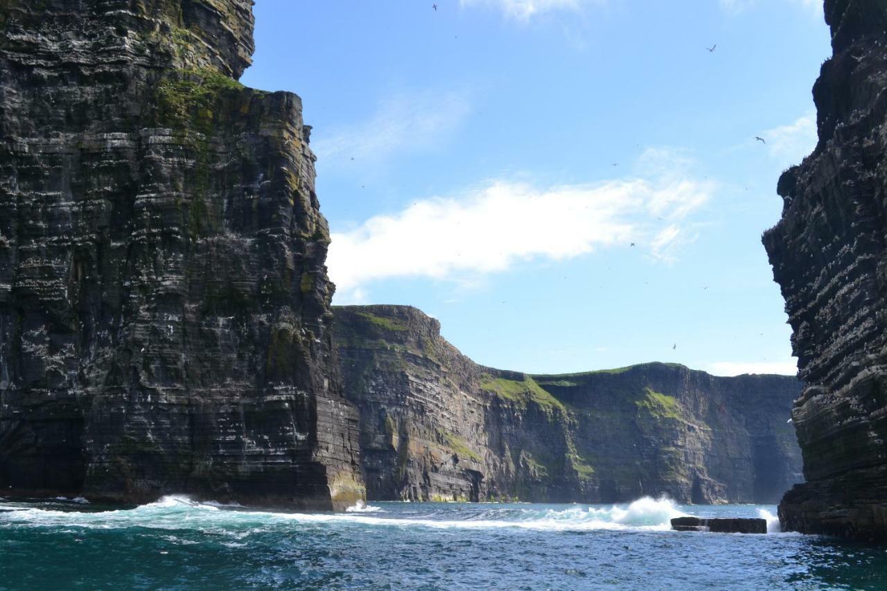 Burren Court Lodge Ballyvaughan Buitenkant foto